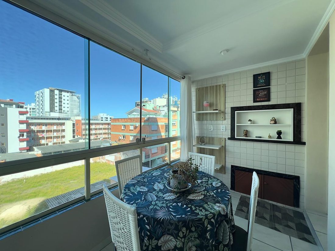 Sala e jantar do Edifício Pirâmide